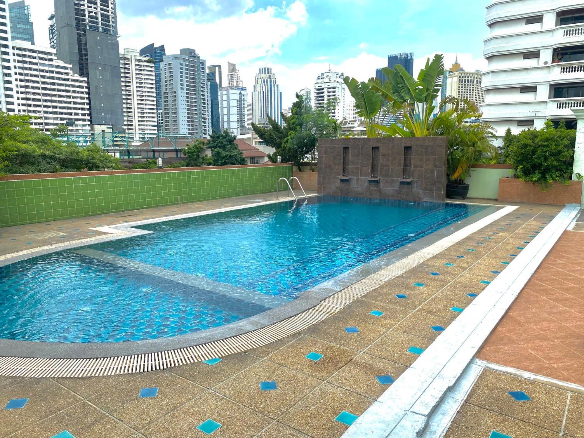โรงแรมวรบุรี สุขุมวิท กรุงเทพมหานคร