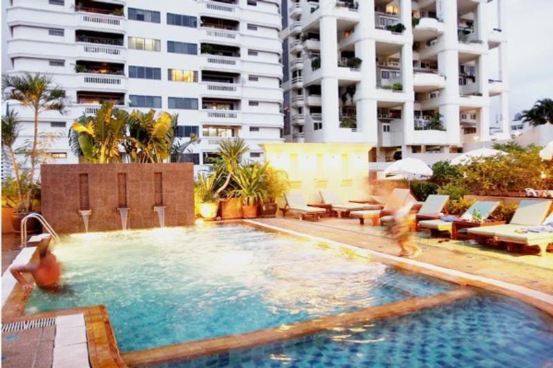 โรงแรมวรบุรี สุขุมวิท 3*