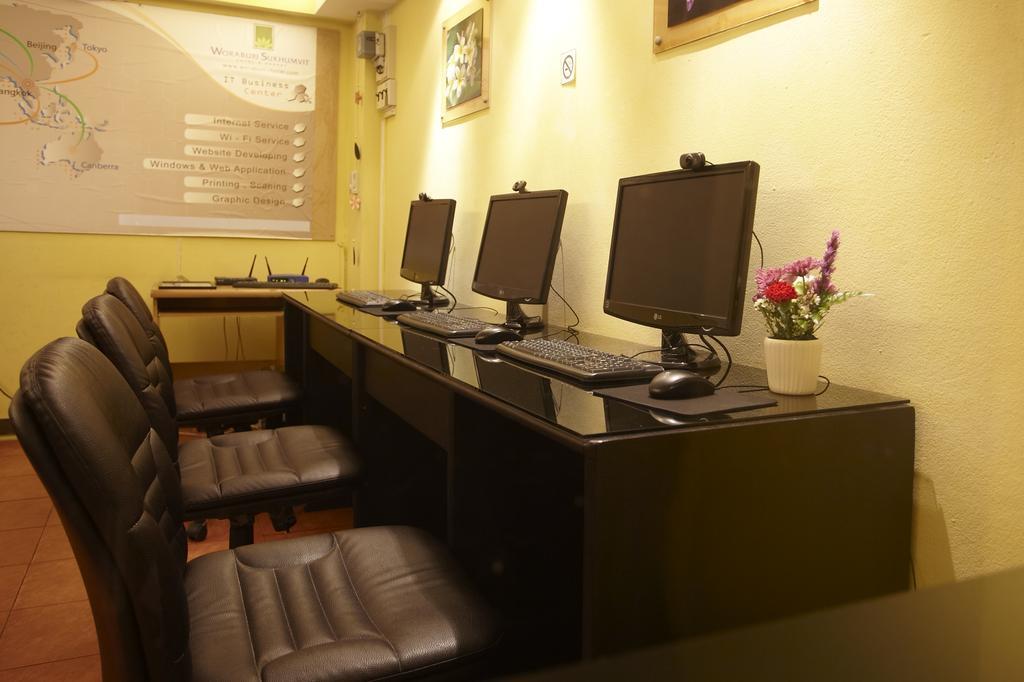 โรงแรมวรบุรี สุขุมวิท โรงแรม 3*
